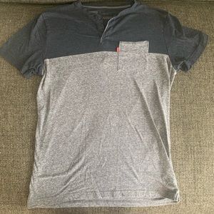 Men’s Levi henley pocket tee